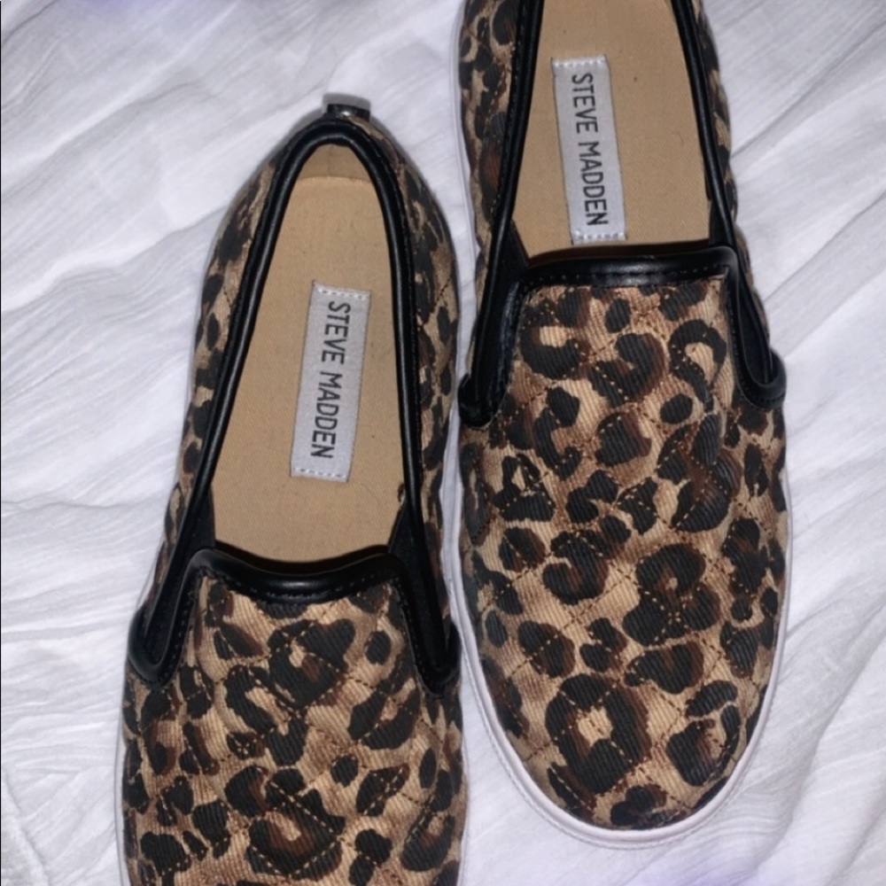 Steve Madden slip ons